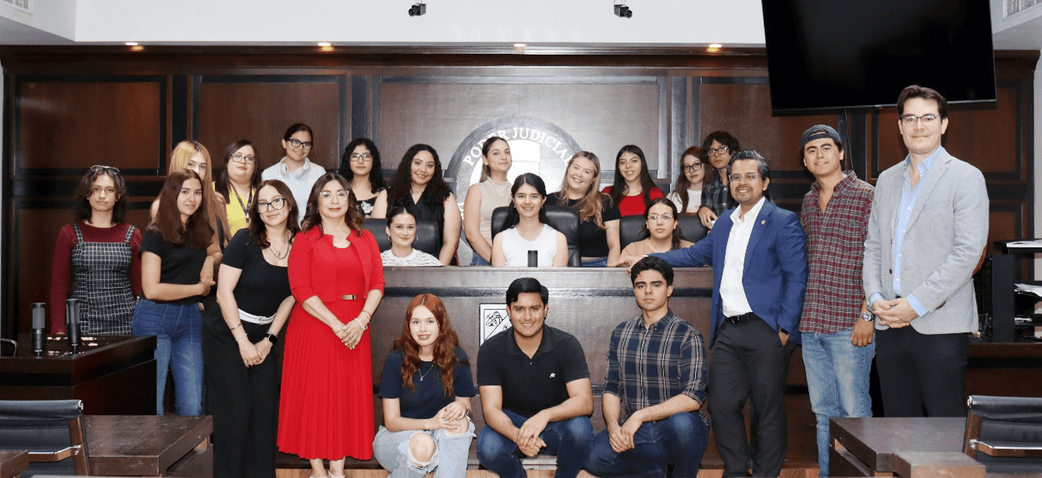 Visitan estudiantes de la Licenciatura en Derecho el Poder Judicial del Estado de Sonora