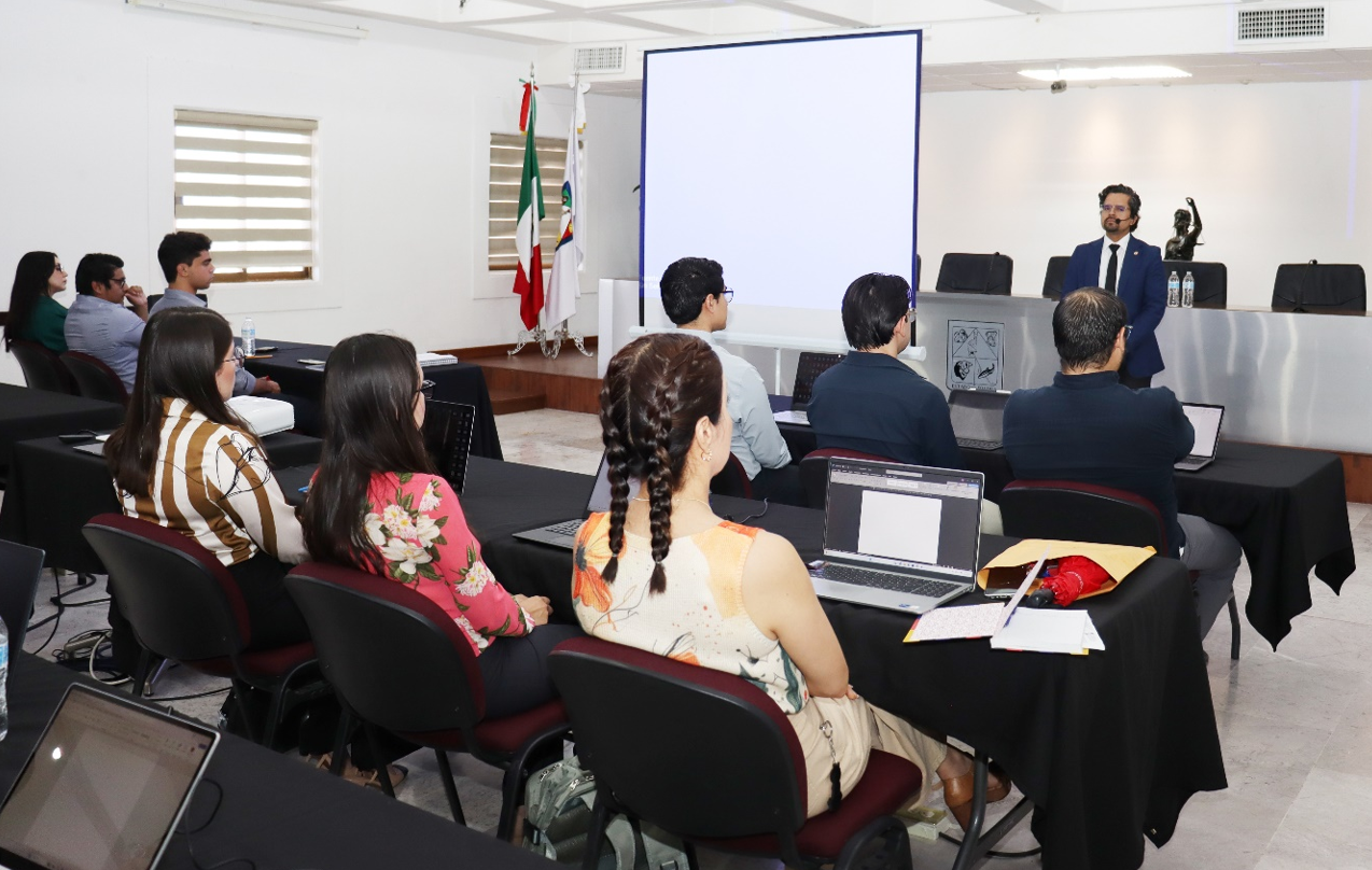 Inicia taller sobre “Redacción Judicial y Argumentación en la elaboración de Resoluciones y Acuerdos”, que imparte
el Magistrado Adriel Córdova Pimentel
