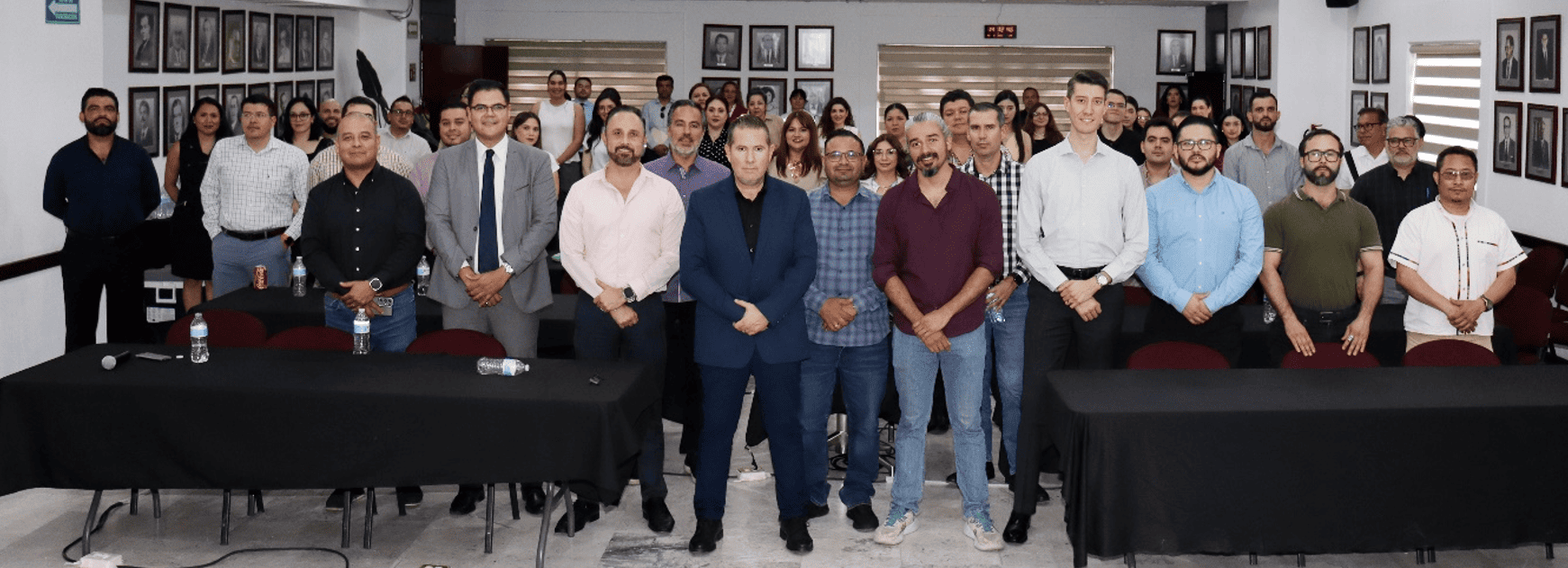 Se realiza conferencia “Masculinidades Positivas” en el marco de la celebración del Día del Padre