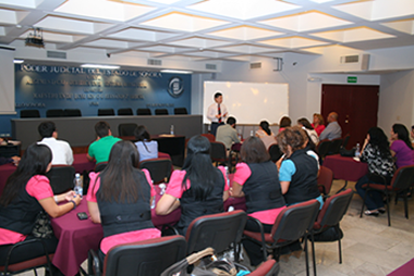 Imparten segundo módulo de taller de Lógica y Redacción